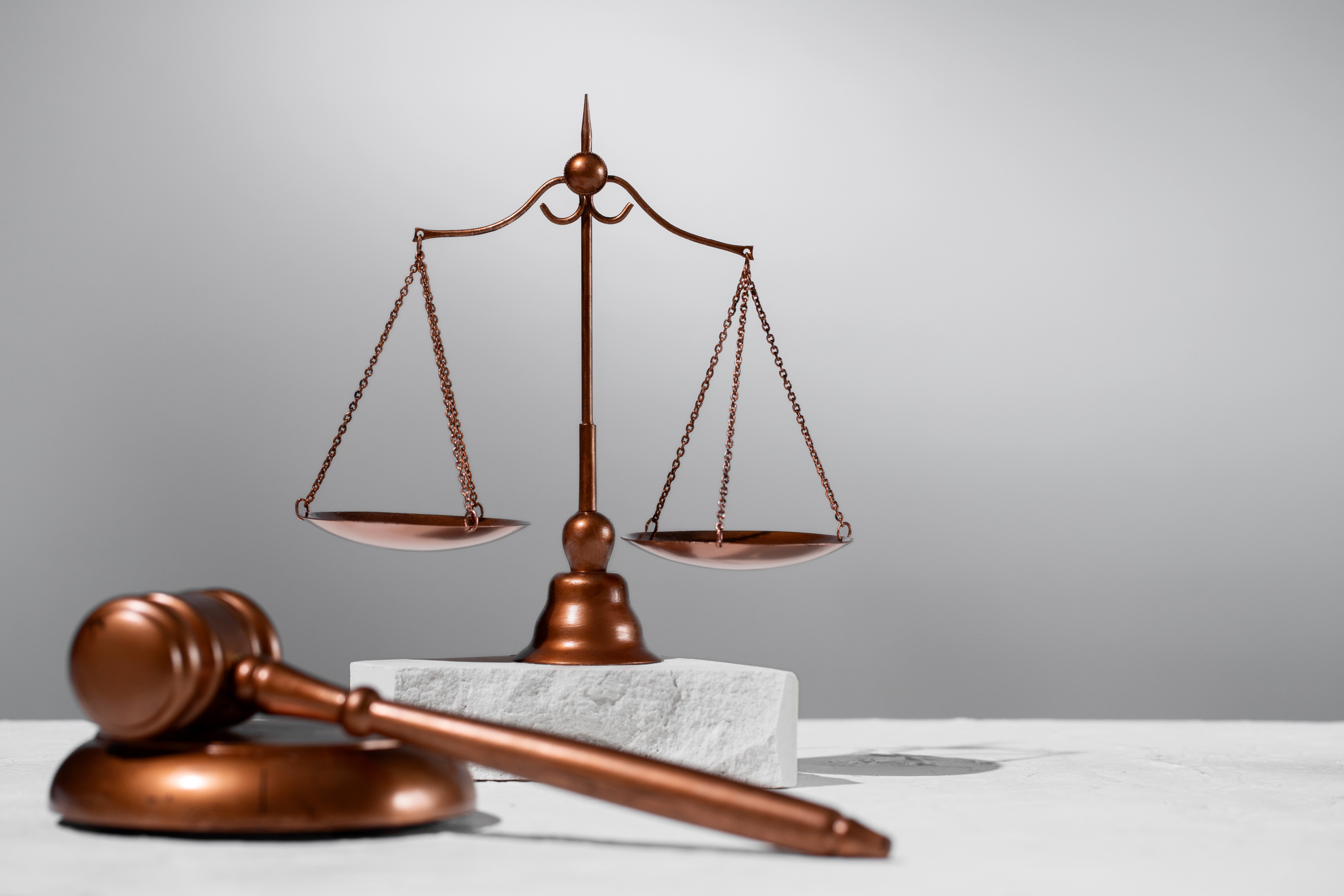 Arik Law office and legal team